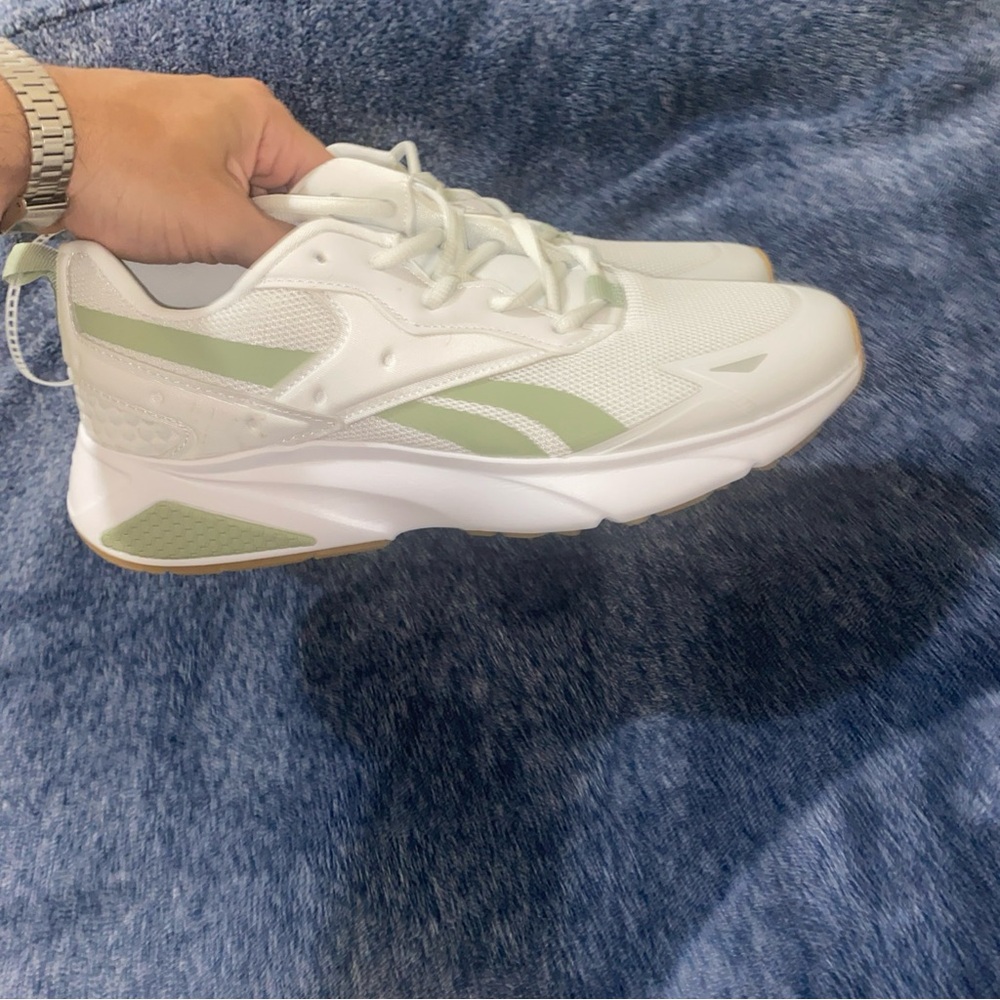 Reebok Energen Lux Women's White and Light Green Sneakers Size 8.5